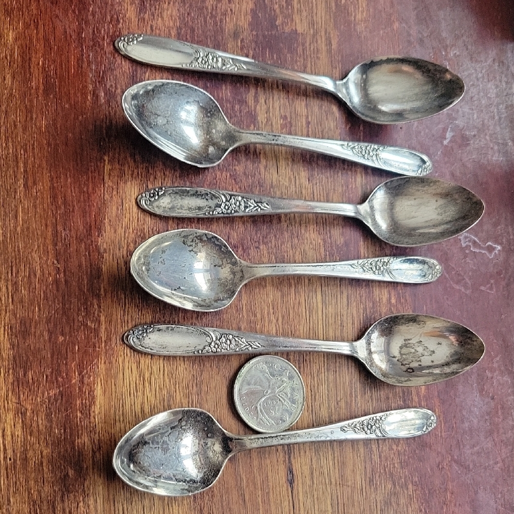 Vintage Small 1935 Lady Esther Silver plated Spoons Set